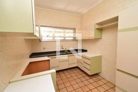 Casa à venda com 291m², 4 quartos e 4 vagas Casa à venda com 291m², 4 quartos e 4 vagasCozinha