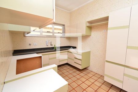 Casa à venda com 291m², 4 quartos e 4 vagas Casa à venda com 291m², 4 quartos e 4 vagasCozinha