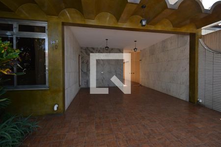 Casa à venda com 291m², 4 quartos e 4 vagas Casa à venda com 291m², 4 quartos e 4 vagasGaragem