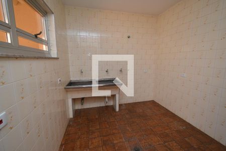 Casa à venda com 291m², 4 quartos e 4 vagas Casa à venda com 291m², 4 quartos e 4 vagasCozinha 2