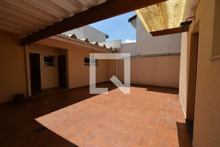 Casa à venda com 291m², 4 quartos e 4 vagas Casa à venda com 291m², 4 quartos e 4 vagasQuintal