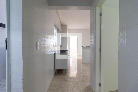 Corredor de casa para alugar com 2 quartos, 40m² em Vila Zat, São Paulo