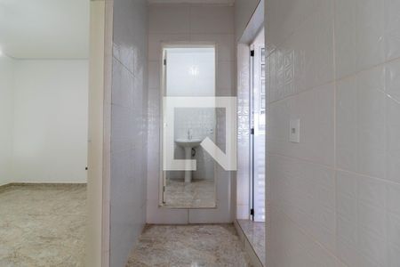 Corredor de casa para alugar com 2 quartos, 40m² em Vila Zat, São Paulo