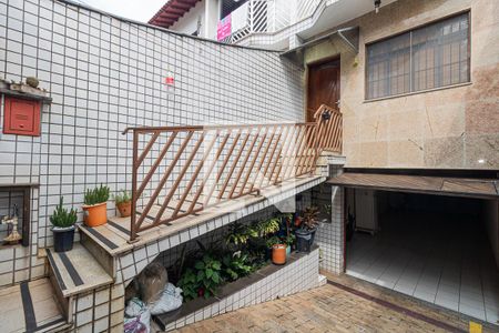 Casa à venda com 104m², 2 quartos e 4 vagas Casa à venda com 104m², 2 quartos e 4 vagasGaragem