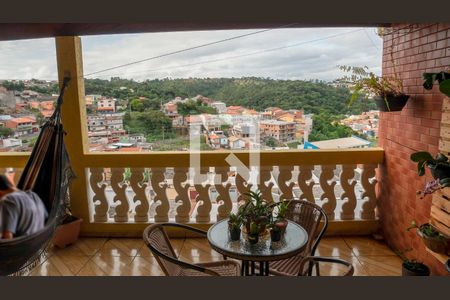 Casa à venda com 150m², 4 quartos e 2 vagas Casa à venda com 150m², 4 quartos e 2 vagasVista da Suíte