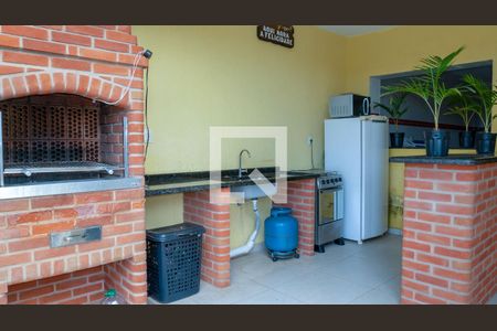 Casa à venda com 150m², 4 quartos e 2 vagas Casa à venda com 150m², 4 quartos e 2 vagasChurrasqueira