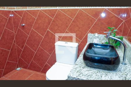 Casa à venda com 150m², 4 quartos e 2 vagas Casa à venda com 150m², 4 quartos e 2 vagasBanheiro Social 2