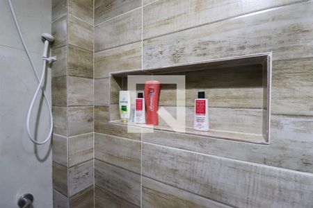 Casa de condomínio à venda com 200m², 2 quartos e 2 vagasDetalhe do banheiro da suíte