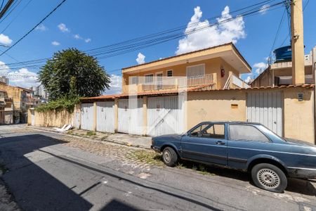 Casa de condomínio para alugar com 35m², 1 quarto e 1 vaga Casa de condomínio para alugar com 35m², 1 quarto e 1 vagaFachada