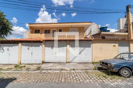 Casa de condomínio para alugar com 35m², 1 quarto e 1 vaga Casa de condomínio para alugar com 35m², 1 quarto e 1 vagaFachada