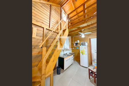 Studio de kitnet/studio para alugar com 1 quarto, 20m² em São João do Rio Vermelho, Florianópolis