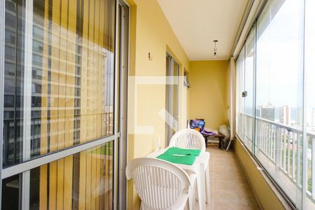 Apartamento à venda com 84m², 2 quartos e 1 vaga Apartamento à venda com 84m², 2 quartos e 1 vagaVaranda da Sala