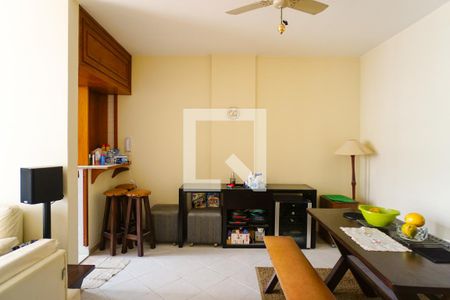 Apartamento à venda com 84m², 2 quartos e 1 vaga Apartamento à venda com 84m², 2 quartos e 1 vagaSala