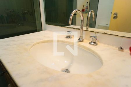 Apartamento à venda com 84m², 2 quartos e 1 vaga Apartamento à venda com 84m², 2 quartos e 1 vagaDetalhe do Banheiro da Suíte 1