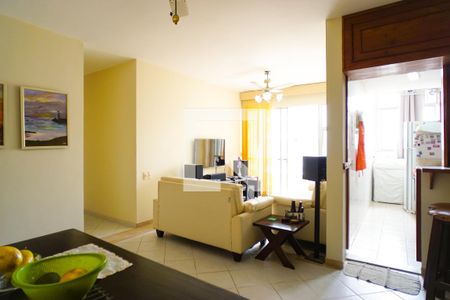 Apartamento à venda com 84m², 2 quartos e 1 vaga Apartamento à venda com 84m², 2 quartos e 1 vagaSala