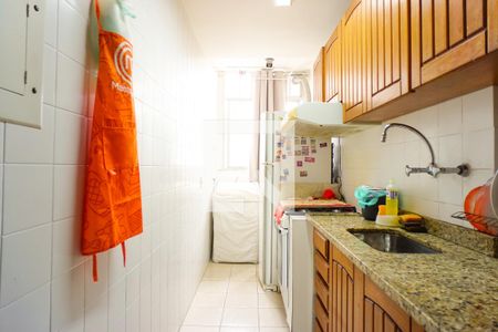 Apartamento à venda com 84m², 2 quartos e 1 vaga Apartamento à venda com 84m², 2 quartos e 1 vagaCozinha e Área de Serviço
