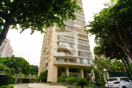 Apartamento à venda com 84m², 2 quartos e 1 vaga Apartamento à venda com 84m², 2 quartos e 1 vagaFachada