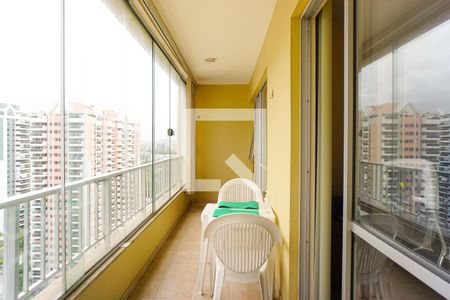 Apartamento à venda com 84m², 2 quartos e 1 vaga Apartamento à venda com 84m², 2 quartos e 1 vagaVaranda da Sala