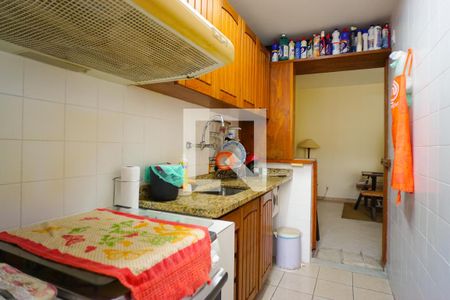 Apartamento à venda com 84m², 2 quartos e 1 vaga Apartamento à venda com 84m², 2 quartos e 1 vagaCozinha e Área de Serviço