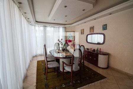 Casa para alugar com 573m², 4 quartos e 7 vagas Casa para alugar com 573m², 4 quartos e 7 vagasSala de Jantar