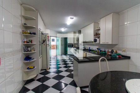 Casa para alugar com 573m², 4 quartos e 7 vagas Casa para alugar com 573m², 4 quartos e 7 vagasCozinha