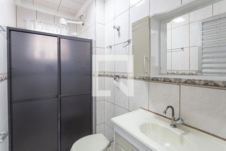 Banheiro de kitnet/studio para alugar com 1 quarto, 22m² em Mutinga, Osasco