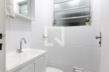 Lavabo de casa à venda com 3 quartos, 140m² em Vila Raquel, São Paulo