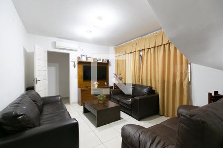 Sala de casa à venda com 3 quartos, 140m² em Vila Raquel, São Paulo