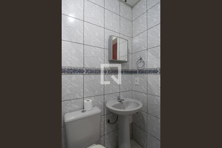 Banheiro Social de casa para alugar com 1 quarto, 95m² em Vila Jardim, Porto Alegre