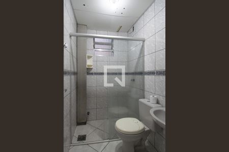 Banheiro Social de casa para alugar com 1 quarto, 95m² em Vila Jardim, Porto Alegre