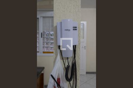 Sala - Interfone de casa para alugar com 1 quarto, 95m² em Vila Jardim, Porto Alegre
