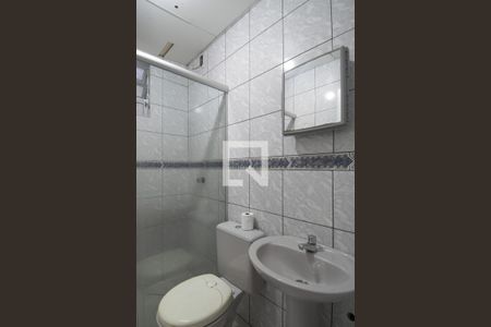 Banheiro Social de casa para alugar com 1 quarto, 95m² em Vila Jardim, Porto Alegre