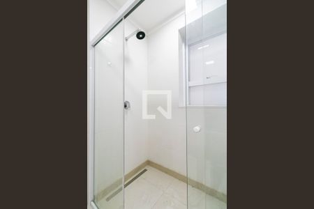 Apartamento à venda com 206m², 4 quartos e 4 vagasBanheiro da Suíte 1 - Chuveiro