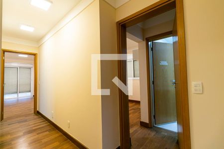 Apartamento à venda com 206m², 4 quartos e 4 vagasCorredor