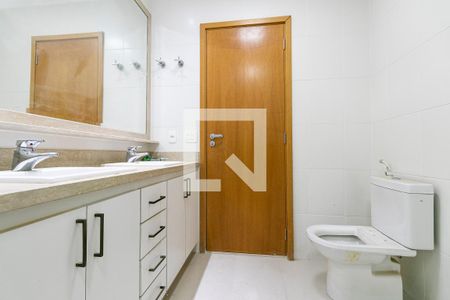 Apartamento à venda com 206m², 4 quartos e 4 vagasBanheiro da Suíte 1