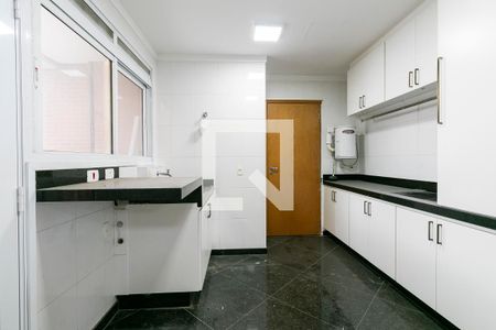 Apartamento à venda com 206m², 4 quartos e 4 vagasÁrea de Serviço
