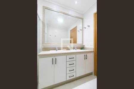 Apartamento à venda com 206m², 4 quartos e 4 vagasBanheiro da Suíte 1