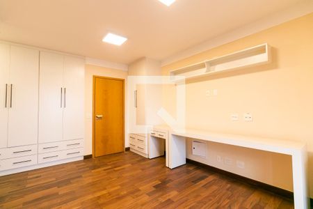 Apartamento à venda com 206m², 4 quartos e 4 vagasSuíte 1
