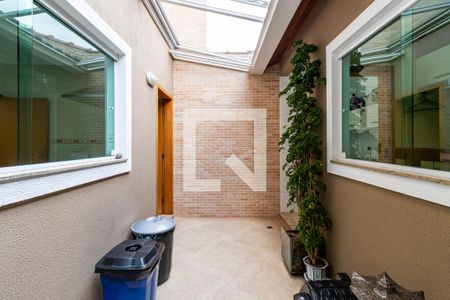 Casa à venda com 230m², 3 quartos e 4 vagas1o. Andar - Área de serviço