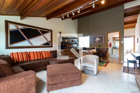 Casa à venda com 230m², 3 quartos e 4 vagas3o. Andar - Escritório