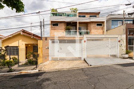 Casa à venda com 230m², 3 quartos e 4 vagasFachada