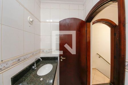 Banheiro Suíte 1 de casa para alugar com 2 quartos, 150m² em Vila Antonieta, São Paulo