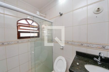 Banheiro Suíte 1 de casa para alugar com 2 quartos, 150m² em Vila Antonieta, São Paulo