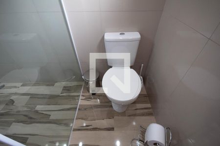 Casa à venda com 180m², 2 quartos e 2 vagas Casa à venda com 180m², 2 quartos e 2 vagasBanheiro da Suíte