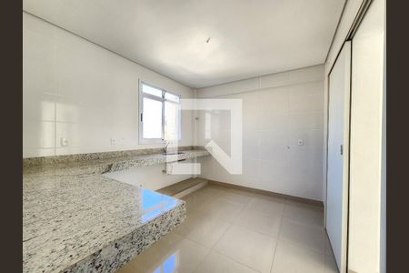 Apartamento à venda com 220m², 3 quartos e 3 vagasCozinha
