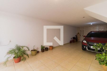 Casa à venda com 160m², 3 quartos e 3 vagas Casa à venda com 160m², 3 quartos e 3 vagasGaragem