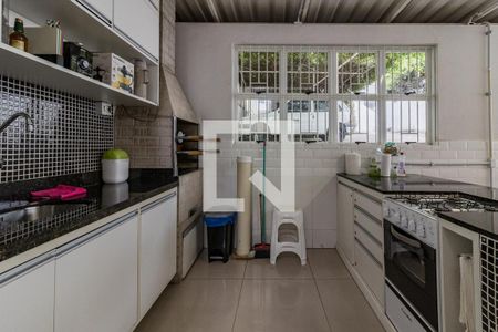 Casa à venda com 200m², 5 quartos e 15 vagasChurrasqueira