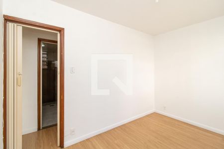 Quarto 1 de apartamento para alugar com 2 quartos, 51m² em Irajá, Rio de Janeiro
