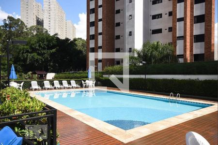 Apartamento à venda com 144m², 3 quartos e 3 vagas Apartamento à venda com 144m², 3 quartos e 3 vagasÁrea comum - Piscina