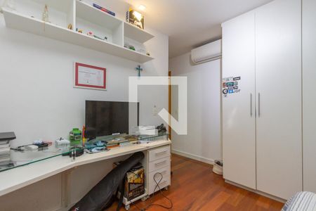 Apartamento à venda com 167m², 3 quartos e 3 vagas Apartamento à venda com 167m², 3 quartos e 3 vagasSuíte 2